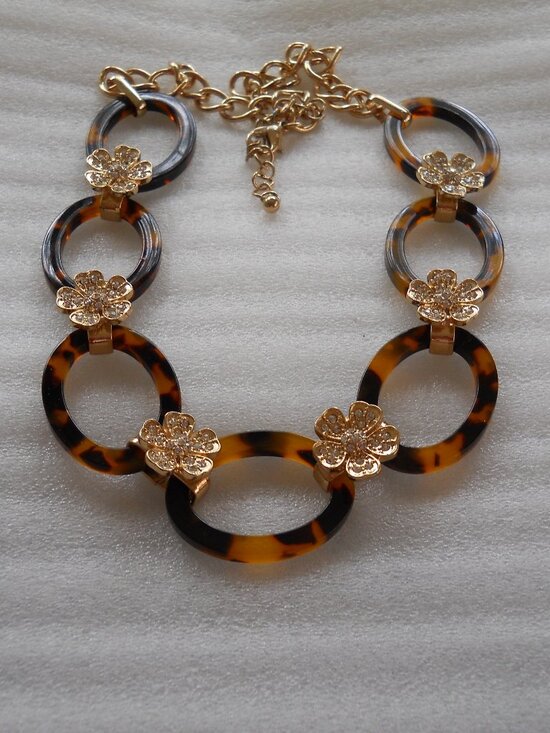 Fashion Jewelry Jewelry - Tortoise Shell & Flower Necklace 830